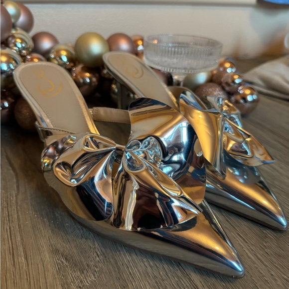 The Ultimate Holiday Party Kitten Heel 🎀 - Picture 2 of 5